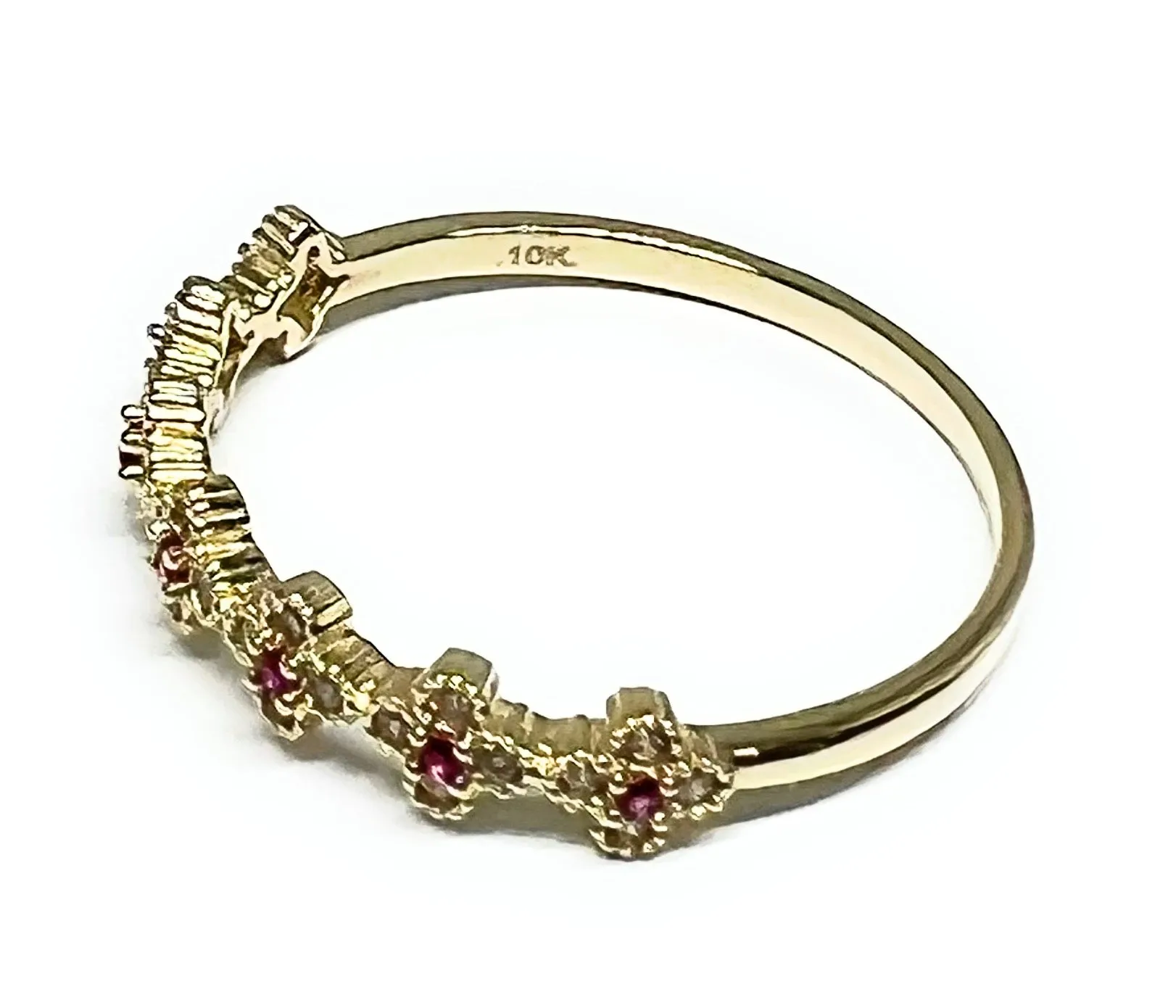 10K SOLID GOLD RED & WHITE CZ FLOWER CZ BAND RING (FC 241)