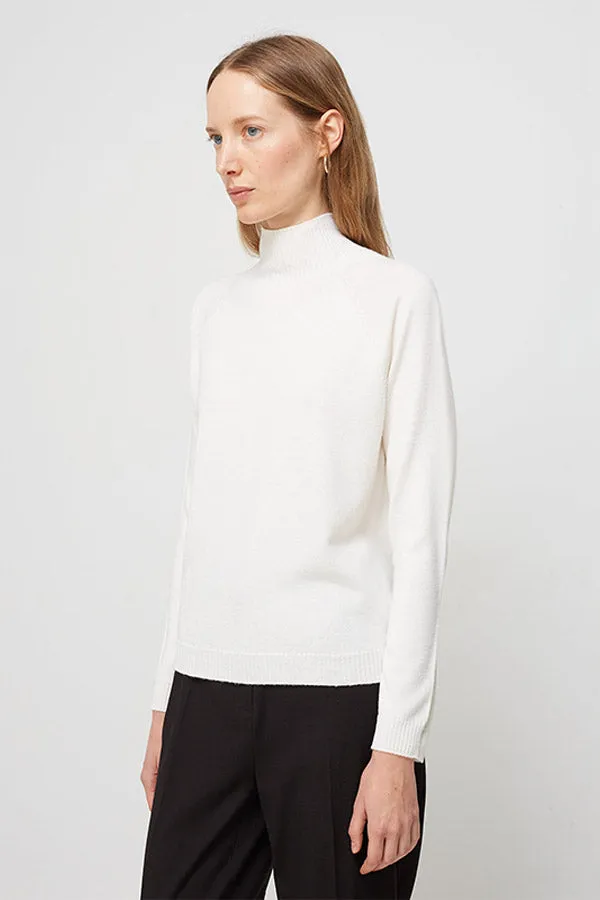 Escorpion HIGH NECK WHITE SEAMLESS SWEATER