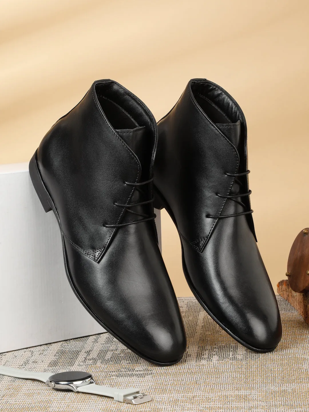 Men's Black Solid Leather Lace-up Chukka Boots