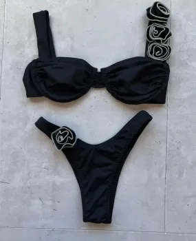 Rose bikini with shoulder detail