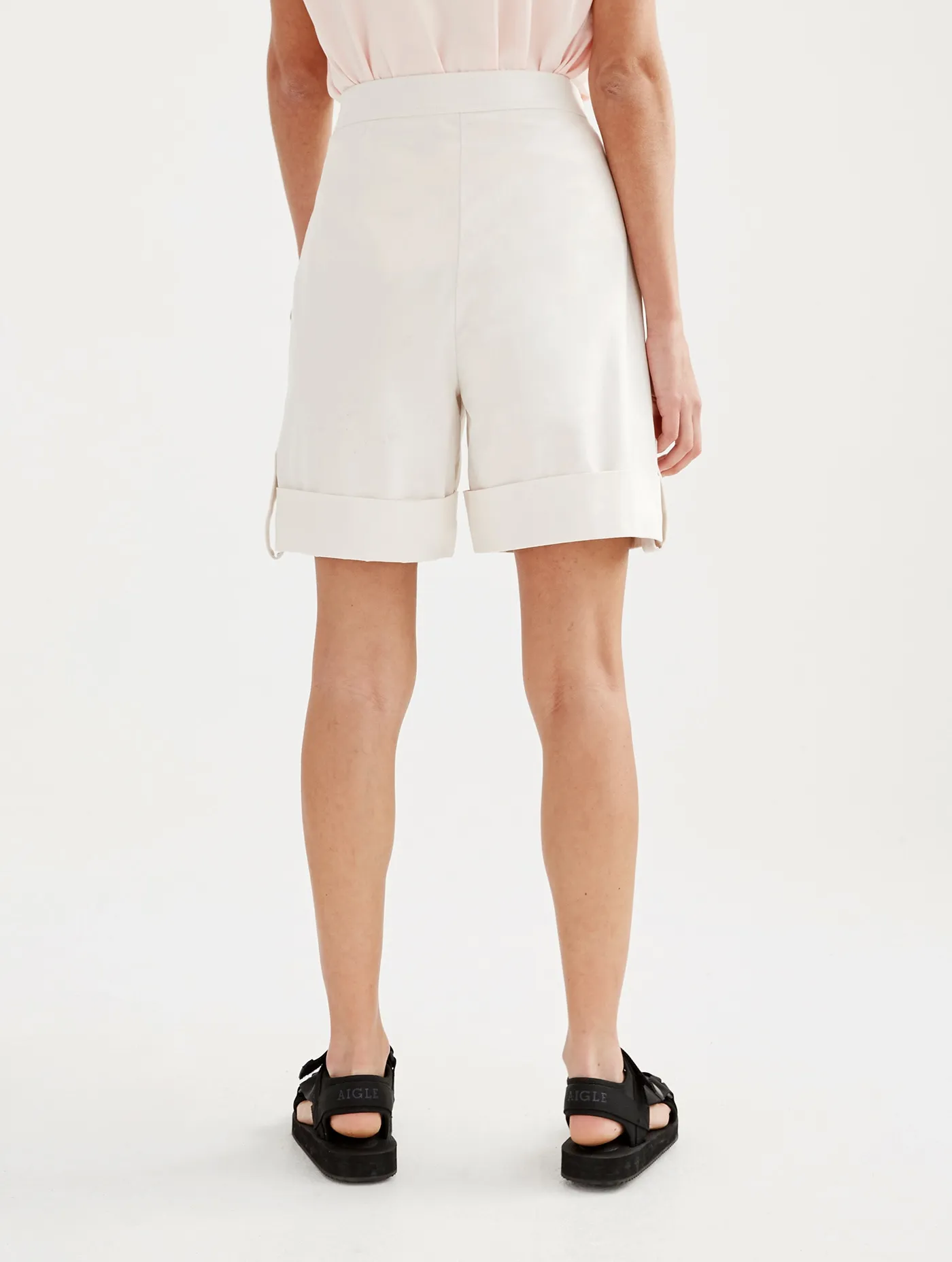 Shorts with wide cuffs